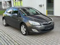 Gebraucht Opel Astra Cosmo 140 PS (102 kW) 2011 Grau Limousine
