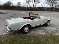 Gebraucht Mercedes 230 150 PS (110 kW) 1966 Beige Cabrio