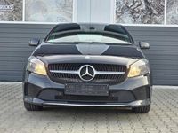 Gebraucht Mercedes A180 122 PS (89 kW) 2016 Schwarz Limousine