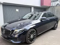 Gebraucht Mercedes E220 AMG 194 PS (142 kW) 2018 Blau Limousine