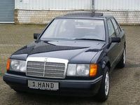 Gebraucht Mercedes E230 132 PS (97 kW) 1988 Mitternachtblau 904 Limousine
