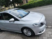 Gebraucht Mercedes B180 122 PS (89 kW) 2012 Silber Kleinwagen