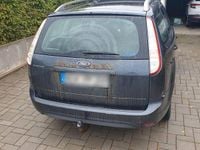 Używany Ford Focus Ambiente 101 KM (74 kW) 2008 Szary Kombi