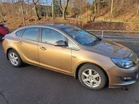 Gebraucht Opel Astra Edition 120 PS (88 kW) 2014 Beige Limousine