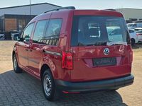 Gebraucht VW Caddy 102 PS (75 kW) 2019 Rot Van / Kleinbus