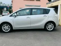 Gebraucht Toyota Verso 150 PS (110 kW) 2009 Silber Van / Kleinbus