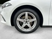 Gebraucht Mercedes A200 163 PS (119 kW) 2022 Unilack polarweiß Limousine