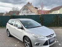 Gebraucht Ford Focus Champions Edition 101 PS (74 kW) 2013 Silber Kombi