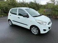 Gebraucht Hyundai i10 70 PS (51 kW) 2013 Weiß Kleinwagen