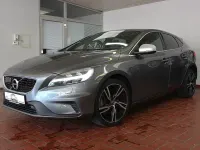 Gebraucht Volvo V40 Momentum 190 PS (139 kW) 2016 Grau Limousine