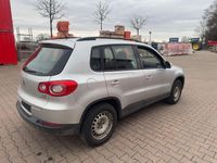 Gebraucht VW Tiguan Trendline 122 PS (89 kW) 2011 Silber SUV