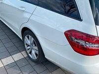 Gebraucht Mercedes E200 136 PS (100 kW) 2010 Weiß Kombi