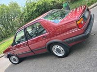 Second-hand VW Jetta 72 CP (52 kW) 1988 Roșu Berlinǎ