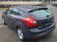 Gebraucht Ford Focus Champions Edition 125 PS (91 kW) 2012 Violet Limousine