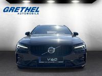 Gebraucht Volvo V60 Plus 197 PS (144 kW) 2023 Platinum grey / (grau) metallic Kombi