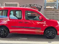 Gebraucht Renault Kangoo Happy Family 90 PS (66 kW) 2010 Hellrot Van / Kleinbus