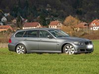 Gebraucht BMW 330 Performance 245 PS (180 kW) 2011 Grau Kombi