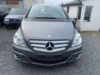 Gebraucht Mercedes B200 140 PS (102 kW) 2011 Mountaingrau  metalliclack Van / Kleinbus