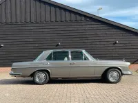 Gebraucht Mercedes 300 250 PS (183 kW) 1970 Grau Limousine