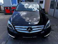 Gebraucht Mercedes B180 122 PS (89 kW) 2012 Schwarz Van / Kleinbus