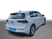 Gebraucht VW Golf VIII Life 150 PS (110 kW) 2023 Weiß Limousine