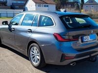 Gebraucht BMW 318 Advantage 150 PS (110 kW) 2020 Grau Kombi