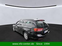 Gebraucht VW Passat Basis 122 PS (89 kW) 2022 Schwarz Kombi
