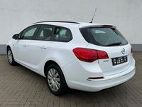 Gebraucht Opel Astra Selection 110 PS (80 kW) 2015 Weiß Kombi
