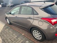 Gebraucht Hyundai i30 Classic 99 PS (72 kW) 2013 Braun Limousine