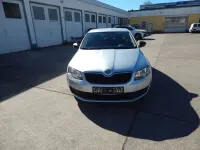 Gebraucht Skoda Octavia Active 105 PS (77 kW) 2013 Brilliantsilber metallic Kleinwagen