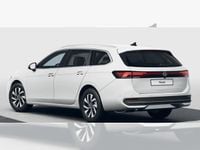 Gebraucht VW Passat Business 150 PS (110 kW) 2024 Weiß (pure white) Kombi