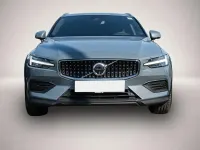 Gebraucht Volvo V60 CC Plus 197 PS (144 kW) 2024 Manufacturer Kombi