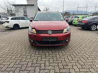 Gebraucht VW Touran Cup 105 PS (77 kW) 2015 Rot Van / Kleinbus