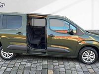 Neu Fiat Doblò 131 PS (96 kW) 2025 Grün / backpackerkkhaki Van / Kleinbus