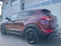 Gebraucht Hyundai Tucson Intro Edition 177 PS (130 kW) 2016 Rot SUV