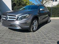 Usata Mercedes GLA200 135 CV (99 kW) 2015 Grigio SUV