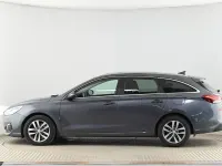 Gebraucht Hyundai i30 Premium 140 PS (102 kW) 2019 Silber Kombi