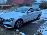 Gebraucht Mercedes E220 Avantgarde 194 PS (142 kW) 2019 Silber Kombi