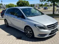 Gebraucht Mercedes B180 Sport 122 PS (89 kW) 2013 Silber Kleinwagen