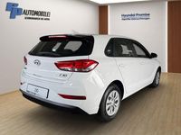 Gebraucht Hyundai i30 Classic 110 PS (80 kW) 2022 Weiß Limousine
