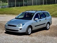 Second-hand Ford Focus 101 CP (74 kW) 2001 Argintiu Break