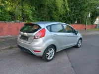Gebraucht Ford Fiesta 65 PS (47 kW) 2015 Grau Kleinwagen