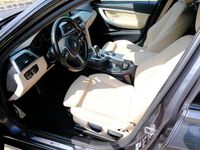 Gebraucht BMW 318 Executive 150 PS (110 kW) 2016 Grau Kombi
