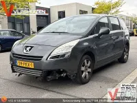 Gebraucht Peugeot 5008 156 PS (114 kW) 2011 Grau Van / Kleinbus