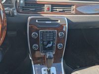 Gebraucht Volvo V70 Summum 179 PS (131 kW) 2012 Grün Kombi