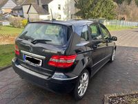 Gebraucht Mercedes B180 116 PS (85 kW) 2011 Schwarz Van / Kleinbus