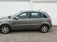 Gebraucht Kia Rio 97 PS (71 kW) 2011 Silber Limousine