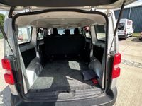 Gebraucht Peugeot Traveller 116 PS (85 kW) 2018 Silber Van / Kleinbus