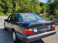 Gebraucht Mercedes E260 160 PS (117 kW) 1991 Andere farben Limousine