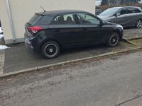 Gebraucht Hyundai i20 75 PS (55 kW) 2017 Schwarz Limousine